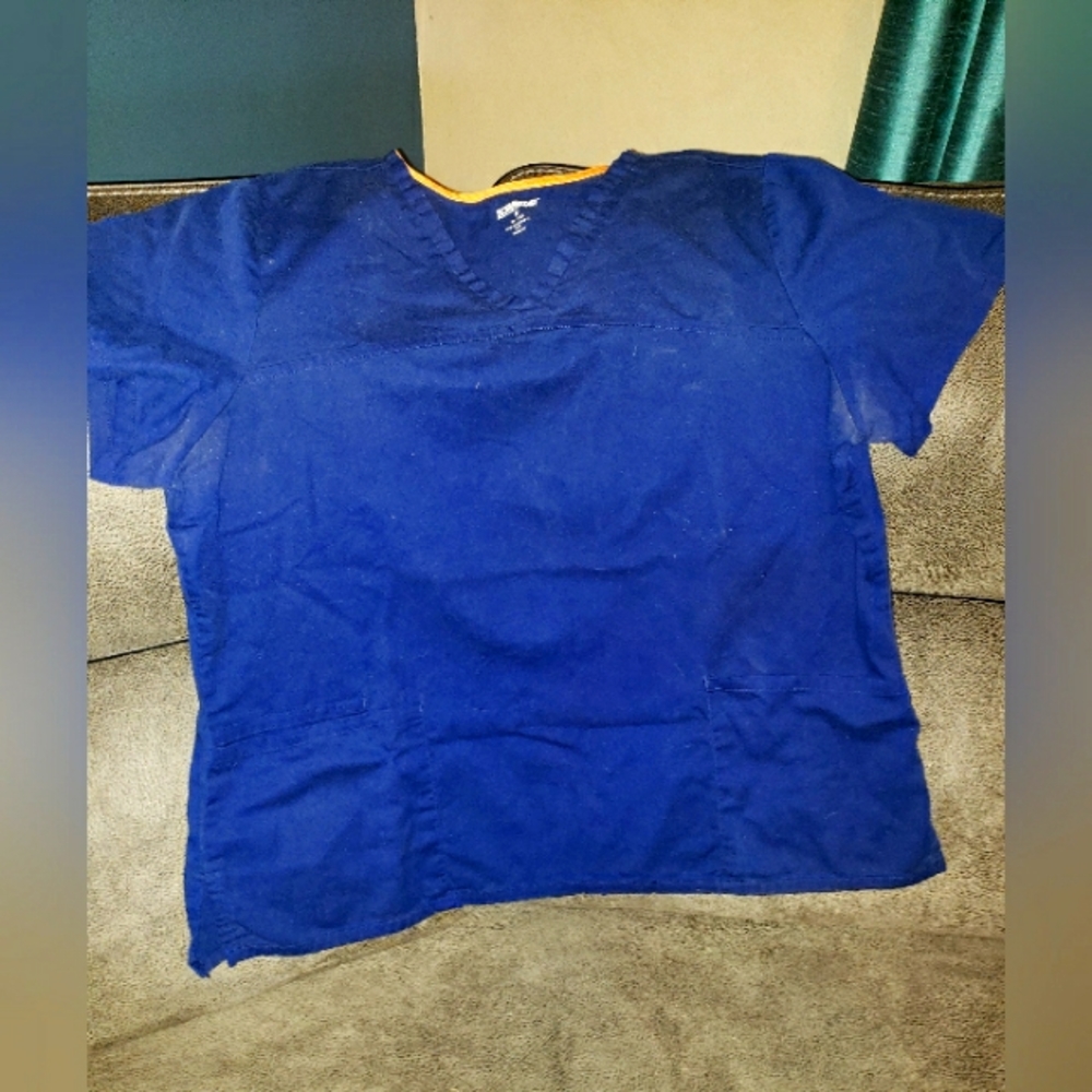 Scrub top